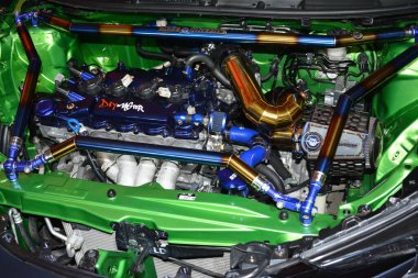 QUEZON ŞEHRİ, PH - 10 AUG - 10 Ağustos 2024 tarihinde Quezon City, Filipinler 'deki Wheels United Exo' daki Toyota vios motoru. Wheels United, Filipinler 'de düzenlenen bir otomobil fuarıdır..
