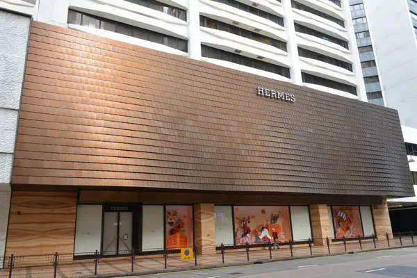 stock image TSIM SHA TSUI, HK - MAY 28 - Hermes store facade at Canton road on May 28, 2024 in Tsim Sha Tsui, Hong Kong. Hermes is a French luxury design house established on 1837.