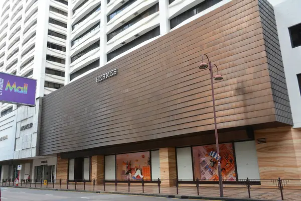 stock image TSIM SHA TSUI, HK - MAY 28 - Hermes store facade at Canton road on May 28, 2024 in Tsim Sha Tsui, Hong Kong. Hermes is a French luxury design house established on 1837.