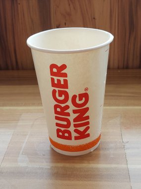 The Peak, HK - 26 Mayıs - Burger King Cup 26 Mayıs 2024 'te The Peak, Hong Kong' da. Burger King, Amerika Birleşik Devletleri 'nin Florida şehrinde bulunan çok uluslu hamburger fast food restoranları zinciri..