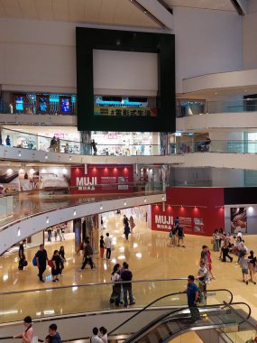 TAI KOO, HK - 26 Mayıs - 26 Mayıs 2024 'te Tai Koo, Hong Kong' da Cityplaza alışveriş merkezi içi. Cityplaza Hong Kong 'da bir ofis ve alışveriş merkezi kompleksi..