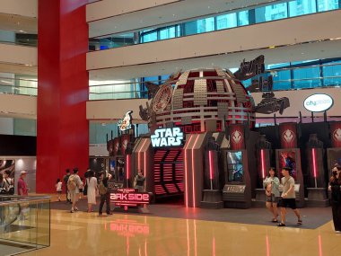 TAI KOO, HK - 26 Mayıs - 26 Mayıs 2024 'te Tai Koo, Hong Kong' da Cityplaza alışveriş merkezi içi. Cityplaza Hong Kong 'da bir ofis ve alışveriş merkezi kompleksi..