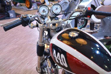 MUNTINLUPA, PH - SEPT 8 - 8 Eylül 2024 tarihinde Filipinler 'in Muntinlupa şehrinde Moto Heritage haftasonu' nda altı gün 440 yüzdü. Moto Heritage, Filipinler 'de düzenlenen bir motosiklet etkinliği..