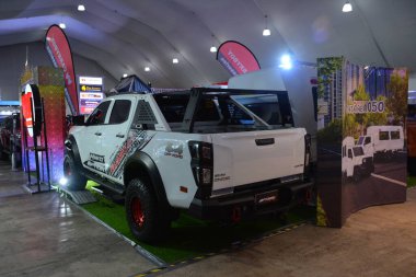 Pasay, PH - OCT 27 - Filipin Uluslararası Otomobil Fuarı 'nda Isuzu dmax 27 Ekim 2024, Pasay, Filipinler. PIMS, Filipinler 'de her iki yılda bir düzenlenen bir otomobil etkinliğidir..