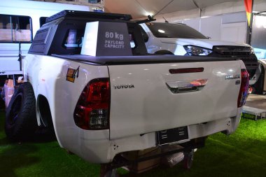 Pasay, PH - OCT 27 - Filipin Uluslararası Otomobil Fuarı 'nda Toyota hilux 27 Ekim 2024 tarihinde Pasay, Filipinler' de. PIMS, Filipinler 'de her iki yılda bir düzenlenen bir otomobil etkinliğidir..
