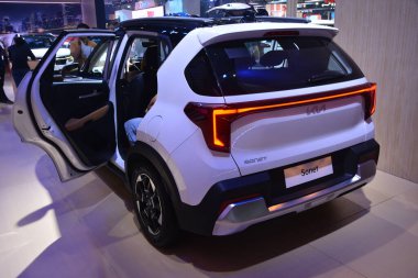 Pasay, PH - OCT 27 - PIMS 'de Kia sonet veya Filipin Uluslararası Otomobil Fuarı 27 Ekim 2024, Pasay, Filipinler. PIMS, Filipinler 'de her iki yılda bir düzenlenen bir otomobil etkinliğidir..