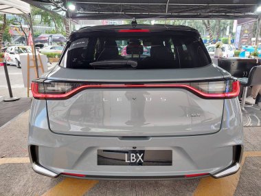 Pasay, PH-NOV 9 - PMX 'te Lexus lbx veya Filipin motor sporları fuarında 9 Kasım 2024' te Pasay, Filipinler 'de. PMX, Filipinler 'de düzenlenen yıllık bir yarış arabası etkinliğidir..
