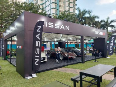 Pasay, PH-NOV 9 - PMX veya Filipin motor sporları fuarındaki Nissan standı 9 Kasım 2024 tarihinde Pasay, Filipinler 'de. PMX, Filipinler 'de düzenlenen yıllık bir yarış arabası etkinliğidir..