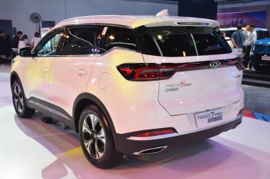 Pasay, PH - OCT 27 - Chery tiggo 7 pro hybrid at PIMS or Philippine International Motor Show 27 Ekim 2024, Pasay, Filipinler. PIMS, Filipinler 'de her iki yılda bir düzenlenen bir otomobil etkinliğidir..