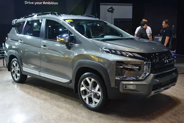 Pasay, PH - OCT 27 - PIMS veya Filipin Uluslararası Otomobil Fuarı 'nda Mitsubishi xpander Cross 27 Ekim 2024 tarihinde Pasay, Filipinler' de. PIMS, Filipinler 'de her iki yılda bir düzenlenen bir otomobil etkinliğidir..