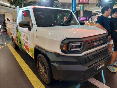 Pasay, PH-DEC 7 - Toyota tamaraw 7 Aralık 2024 tarihinde Pasay, Filipinler 'de sergilenmiştir. Toyota Aichi, Japonya 'da bir Japon otomotiv üreticisi..