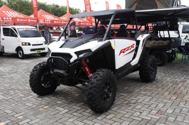 Pasay, PH-DEC 7 - Polaris Rzr 7 Aralık 2024 tarihinde Filipinler 'in Pasay kentinde çarpışan araba fuarında. Tampon 2, Filipinler 'de düzenlenen bir piyasa sonrası araba fuarıdır..