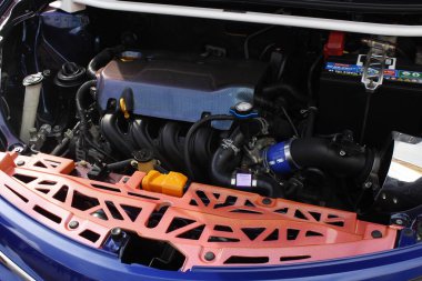 Pasay, PH-DEC 7 - Toyota Vios motoru 7 Aralık 2024 tarihinde Filipinler 'in Pasay kentinde çarpışan araba fuarında. Tampon 2, Filipinler 'de düzenlenen bir piyasa sonrası araba fuarıdır..