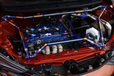 Pasay, PH-DEC 7 - Toyota Vios motoru 7 Aralık 2024 tarihinde Filipinler 'in Pasay kentinde çarpışan araba fuarında. Tampon 2, Filipinler 'de düzenlenen bir piyasa sonrası araba fuarıdır..