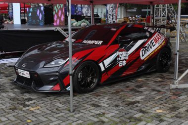 Pasay, PH-DEC 7 - Toyota 86 tampon 2 araba fuarında 7 Aralık 2024 tarihinde Pasay, Filipinler 'de. Tampon 2, Filipinler 'de düzenlenen bir piyasa sonrası araba fuarıdır..