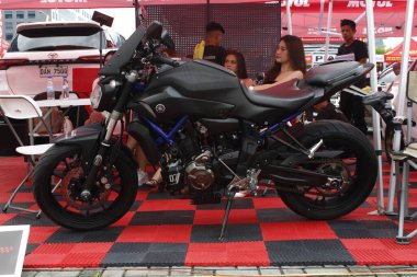 Pasay, PH-DEC 7 - Yamaha Mt07 7 Aralık 2024 tarihinde Filipinler 'in Pasay kentinde çarpışan araba fuarında. Tampon 2, Filipinler 'de düzenlenen bir piyasa sonrası araba fuarıdır..