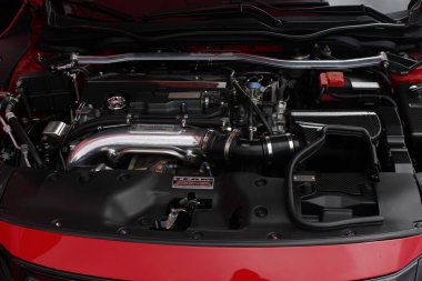 Pasay, PH-DEC 7 - Honda civic engine at tampon 2 car show on 7 Aralık 2024, Pasay, Filipinler. Tampon 2, Filipinler 'de düzenlenen bir piyasa sonrası araba fuarıdır..