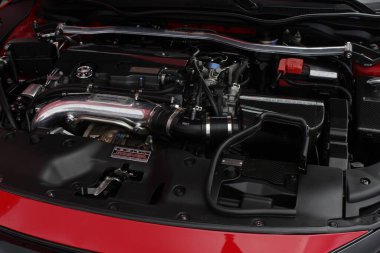 Pasay, PH-DEC 7 - Honda civic engine at tampon 2 car show on 7 Aralık 2024, Pasay, Filipinler. Tampon 2, Filipinler 'de düzenlenen bir piyasa sonrası araba fuarıdır..