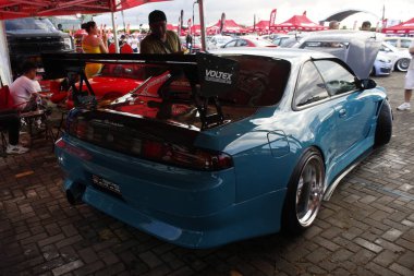 Pasay, PH-DEC 7 - Nissan Silvia s14 tampon 2 araba fuarında 7 Aralık 2024 tarihinde Pasay, Filipinler 'de. Tampon 2, Filipinler 'de düzenlenen bir piyasa sonrası araba fuarıdır..