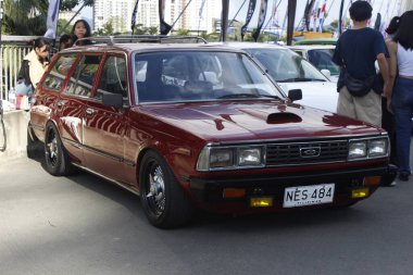 PASIG, PH - NOV 23 - Toyota Corona, 23 Kasım 2024 tarihinde Pasig, Filipinler 'de Oto Salonu' nda. 