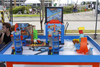 PASIG, PH-NOV 23 - Filipinler 'in Pasig şehrinde 23 Kasım 2024 tarihinde DBTK Oto Salonu' nda Hot Wheels ürünleri sergilenmektedir. 