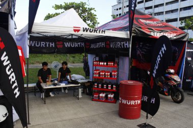 PASIG, PH - NOV 23 - 23 Kasım 2024 'te Pasig, Filipinler' deki DBTK Oto Salonu 'nun Wurth standı. 