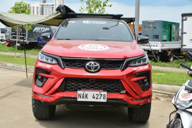 QUEZON CITY, PH - SEPT 28 - Toyota fortune at 4x4 Expo on September 28, 2024, Quezon City, Filipinler. 4x4 Expo, Filipinler 'de düzenlenen bir off-road araç fuarıdır..