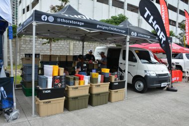 QUEZON CITY, PH - SEPT 28 - Thor depolama standı 28 Eylül 2024 tarihinde Quezon City, Filipinler 'de 4x4 Expo' da. 4x4 Expo, Filipinler 'de düzenlenen bir off-road araç fuarıdır..