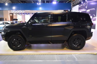 Pasay, PH-26 - Filipin Elektrikli Araç Zirvesi 'nde 26 Ekim 2024' te Pasay, Filipinler 'de bir Dongfeng kahramanı. Filipin Elektrikli Araç Zirvesi, Filipinler 'de her yıl düzenlenen bir otomobil etkinliğidir..