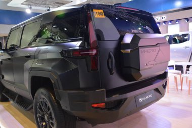 Pasay, PH-26 - Filipin Elektrikli Araç Zirvesi 'nde 26 Ekim 2024' te Pasay, Filipinler 'de bir Dongfeng kahramanı. Filipin Elektrikli Araç Zirvesi, Filipinler 'de her yıl düzenlenen bir otomobil etkinliğidir..