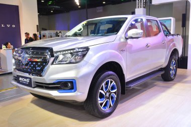 Pasay, PH - OCT 26 - Filipin Elektrik Aracı Zirvesi 'nde 26 Ekim 2024' te Filipin, Filipinler 'de zengin 6 Dongfeng. Filipin Elektrikli Araç Zirvesi, Filipinler 'de her yıl düzenlenen bir otomobil etkinliğidir..