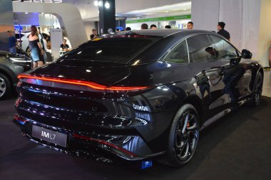 Pasay, PH - OCT 26 - MG IM L7 Filipin Elektrikli Araç Zirvesi 'nde 26 Ekim 2024 Pasay, Filipinler. Filipin Elektrikli Araç Zirvesi, Filipinler 'de her yıl düzenlenen bir otomobil etkinliğidir..