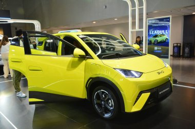 Pasay, PH-26-Byd martı Filipin Elektrik Aracı Zirvesi 'nde 26 Ekim 2024 Pasay, Filipinler. Filipin Elektrikli Araç Zirvesi, Filipinler 'de her yıl düzenlenen bir otomobil etkinliğidir..