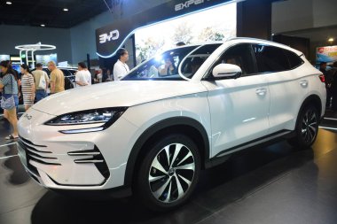 Pasay, PH-26 - Filipin Elektrik Aracı Zirvesi 'nde Byd Sealion, 26 Ekim 2024 Pasay, Filipinler. Filipin Elektrikli Araç Zirvesi, Filipinler 'de her yıl düzenlenen bir otomobil etkinliğidir..