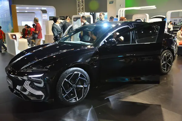 Pasay, PH - OCT 26 - Filipin Elektrik Araç Zirvesi 'nde 26 Ekim 2024' te Paşay, Filipinler 'de Byd mührü. Filipin Elektrikli Araç Zirvesi, Filipinler 'de her yıl düzenlenen bir otomobil etkinliğidir..