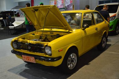 Pasay, PH-26 - Filipin Elektrik Aracı Zirvesi 'nde 26 Ekim 2024 tarihinde Pasay, Filipinler' de Toyota corolla publica. Filipin Elektrikli Araç Zirvesi, Filipinler 'de her yıl düzenlenen bir otomobil etkinliğidir..