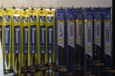 Pasay, PH - 16 Kasım 2024 tarihinde Filipinler, Pasay 'da Manila Oto Salonu' nda Michelin sileceği. Manila Auto Salon, Filipinler 'de düzenlenen bir pazar sonrası araba fuarıdır..