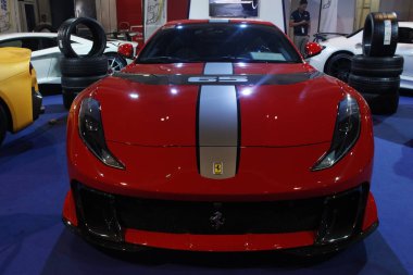 Pasay, PH-16 - Ferrari 812 Manila Otomobil Salonu 'nda 16 Kasım 2024, Pasay, Filipinler. Manila Auto Salon, Filipinler 'de düzenlenen bir pazar sonrası araba fuarıdır..