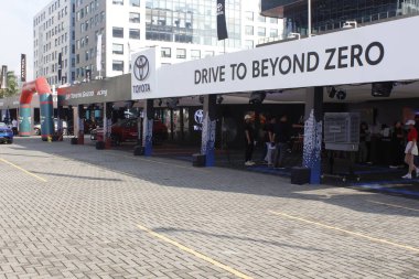 Pasay, PH-16 - 16 Kasım 2024 tarihinde Oto Focus test sürüşünde Toyota standı, Pasay, Filipinler. Auto Focus, Filipinler 'de düzenlenen bir otomobil test sürüşü etkinliğidir..