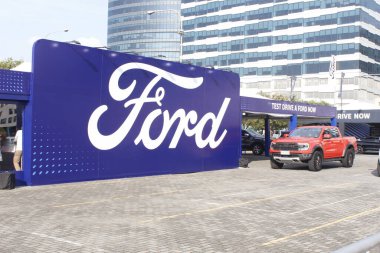 Pasay, PH - NOV 16 - Ford Booth Oto Focus test sürüşünde 16 Kasım 2024 Pasay, Filipinler. Auto Focus, Filipinler 'de düzenlenen bir otomobil test sürüşü etkinliğidir..