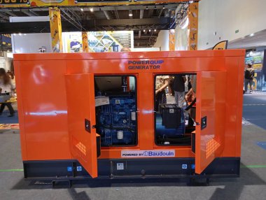 Pasay, PH-NOV 9 - 9 Kasım 2024 tarihinde Filipinler 'deki Philconstruct Expo' da Powerquip jeneratörü. Philconstruct, Filipinler 'de her yıl düzenlenen bir inşaat sergisidir..