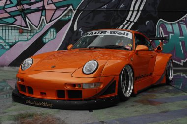 PARANAQUE, PH - 29 DEC - Manila Fitted Car 'da Porsche 911 rwb 29 Aralık 2024' te Paranaque, Filipinler 'de buluşuyor. Manila Fitted, Filipinler 'de bir araba etkinliği düzenleyen bir araba grubu.. 