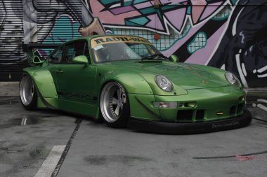 PARANAQUE, PH - 29 DEC - Manila Fitted Car 'da Porsche 911 rwb 29 Aralık 2024' te Paranaque, Filipinler 'de buluşuyor. Manila Fitted, Filipinler 'de bir araba etkinliği düzenleyen bir araba grubu.. 