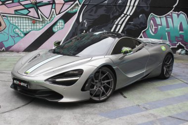 Paranak, PH - 11 Ocak - Mclaren 720 Meyve suyu yılı açılışında 11 Ocak 2025, Paranaque, Filipinler. Meyve suyu yılı açılışı, Filipinler 'de düzenlenen bir otomobil yarışması.. 