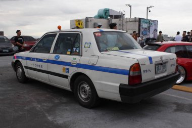 Paranak, PH - 11 Ocak - Toyota taç konforu 11 Ocak 2025 tarihinde Paranaque, Filipinler 'de açıldı. Meyve suyu yılı açılışı, Filipinler 'de düzenlenen bir otomobil yarışması.. 