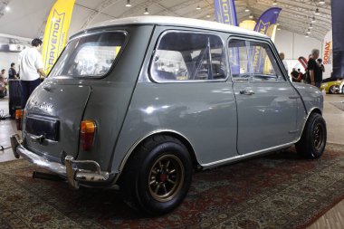 MUNTINLUPA, PH - JAN 28 - Austin mini Cooper 19 Ocak 2025 tarihinde Muntinlupa, Filipinler 'de Neo klasik araba fuarında. Neo Classic, Filipinler 'de düzenlenen bir pazar sonrası araba fuarıdır..
