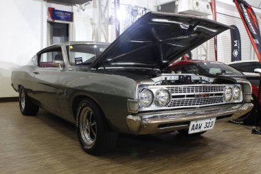 MUNTINLUPA, PH - JAN 28 - Ford torino 19 Ocak 2025 tarihinde Muntinlupa, Filipinler 'de Neo klasik araba fuarında. Neo Classic, Filipinler 'de düzenlenen bir pazar sonrası araba fuarıdır..