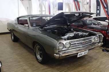 MUNTINLUPA, PH - JAN 28 - Ford torino 19 Ocak 2025 tarihinde Muntinlupa, Filipinler 'de Neo klasik araba fuarında. Neo Classic, Filipinler 'de düzenlenen bir pazar sonrası araba fuarıdır..