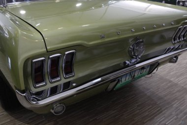 MUNTINLUPA, PH - JAN 28 - Ford Mustang 19 Ocak 2025 tarihinde Muntinlupa, Filipinler 'de Neo klasik araba fuarında. Neo Classic, Filipinler 'de düzenlenen bir pazar sonrası araba fuarıdır..