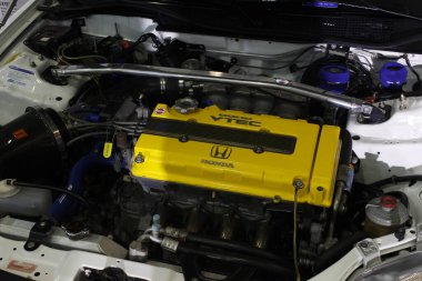 MUNTINLUPA, PH - JAN 28 - Honda civic engine at Neo classic car show 19 Ocak 2025, Muntinlupa, Filipinler. Neo Classic, Filipinler 'de düzenlenen bir pazar sonrası araba fuarıdır..